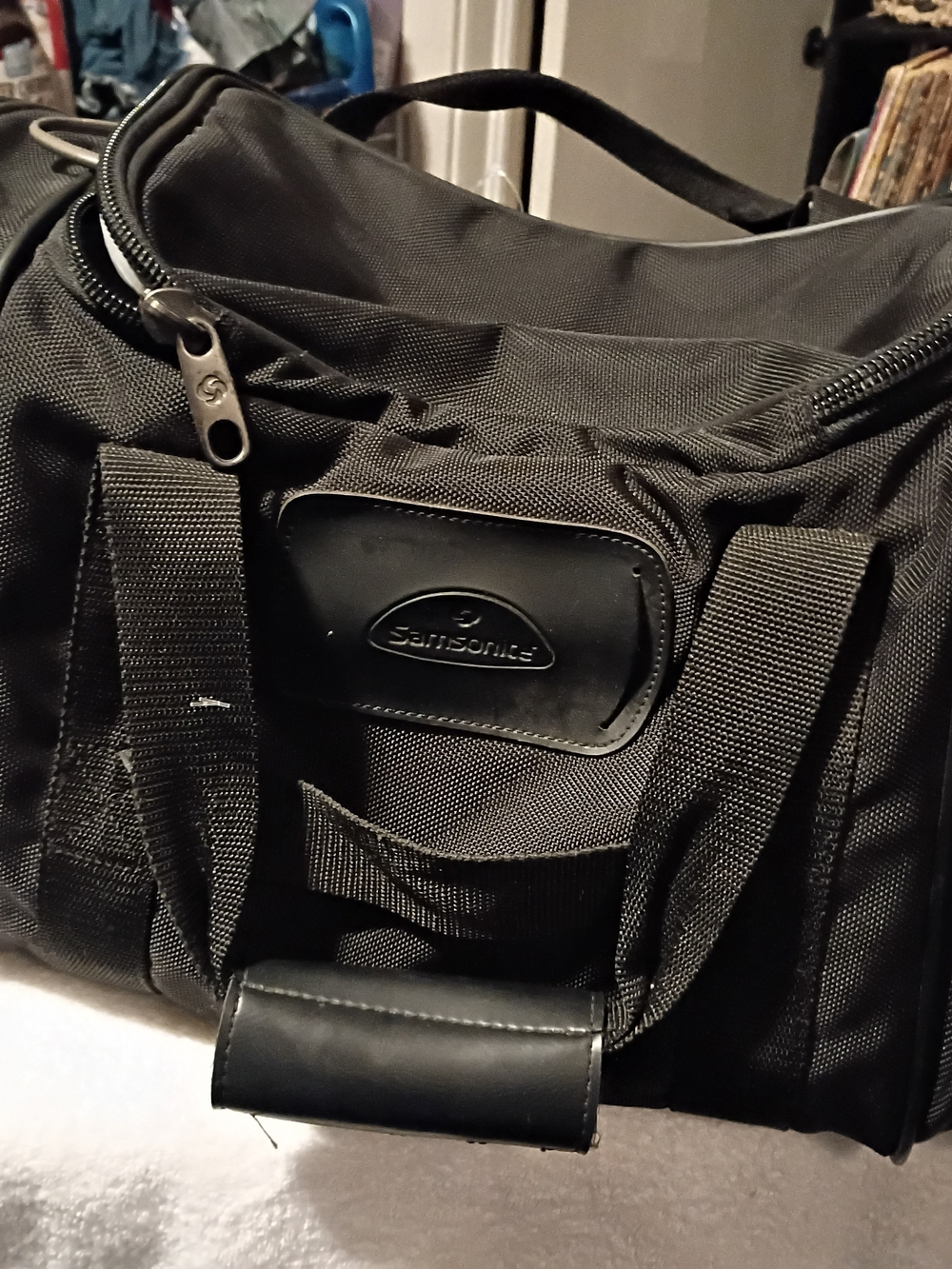 Samsonite Black Men's Duffel Bag - Durable Travel Carry